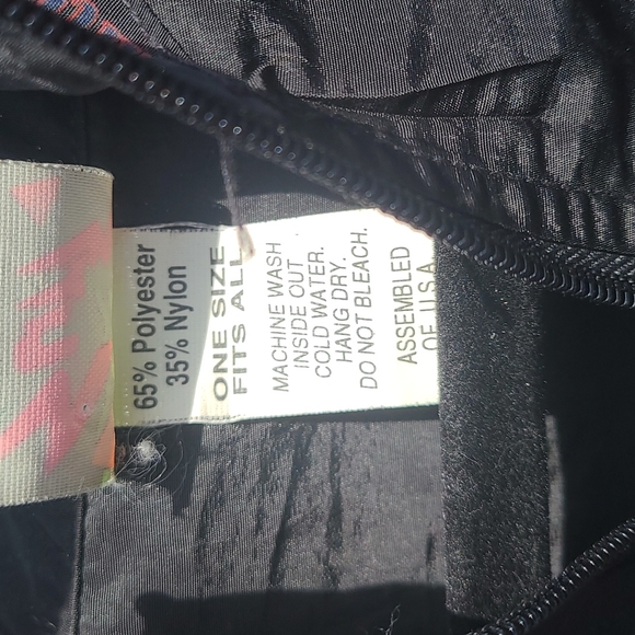 Vintage USA Surf Style black windbreaker - Picture 7 of 8